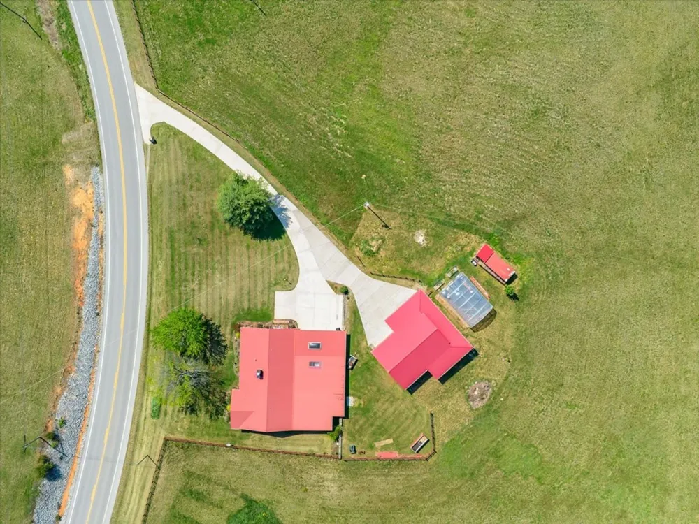 1435 Hennessee Bridge Rd Rock Island, TN 38581
