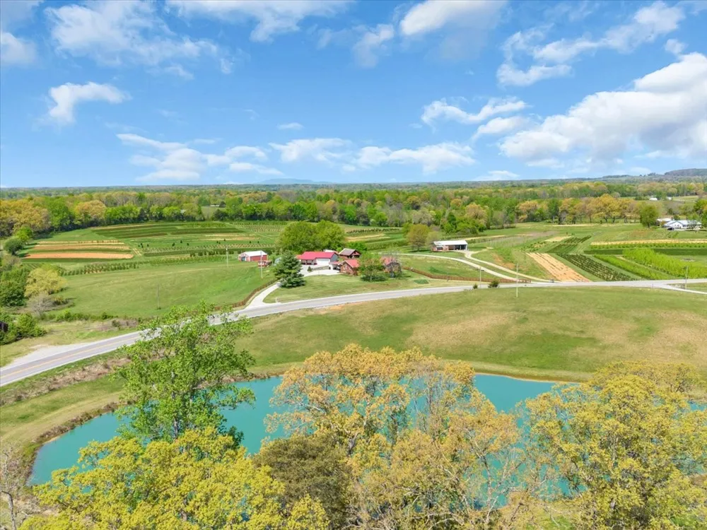 1435 Hennessee Bridge Rd Rock Island, TN 38581
