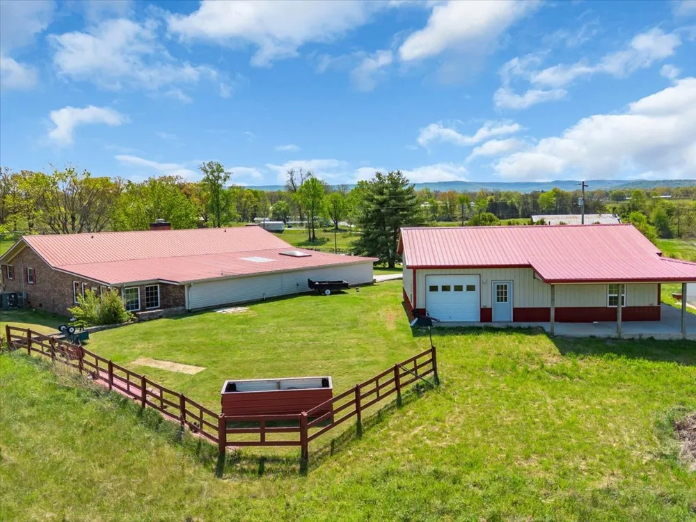 1435 Hennessee Bridge Rd Rock Island, TN 38581