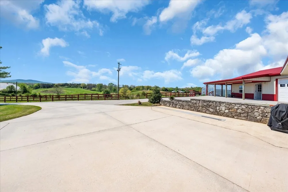 1435 Hennessee Bridge Rd Rock Island, TN 38581