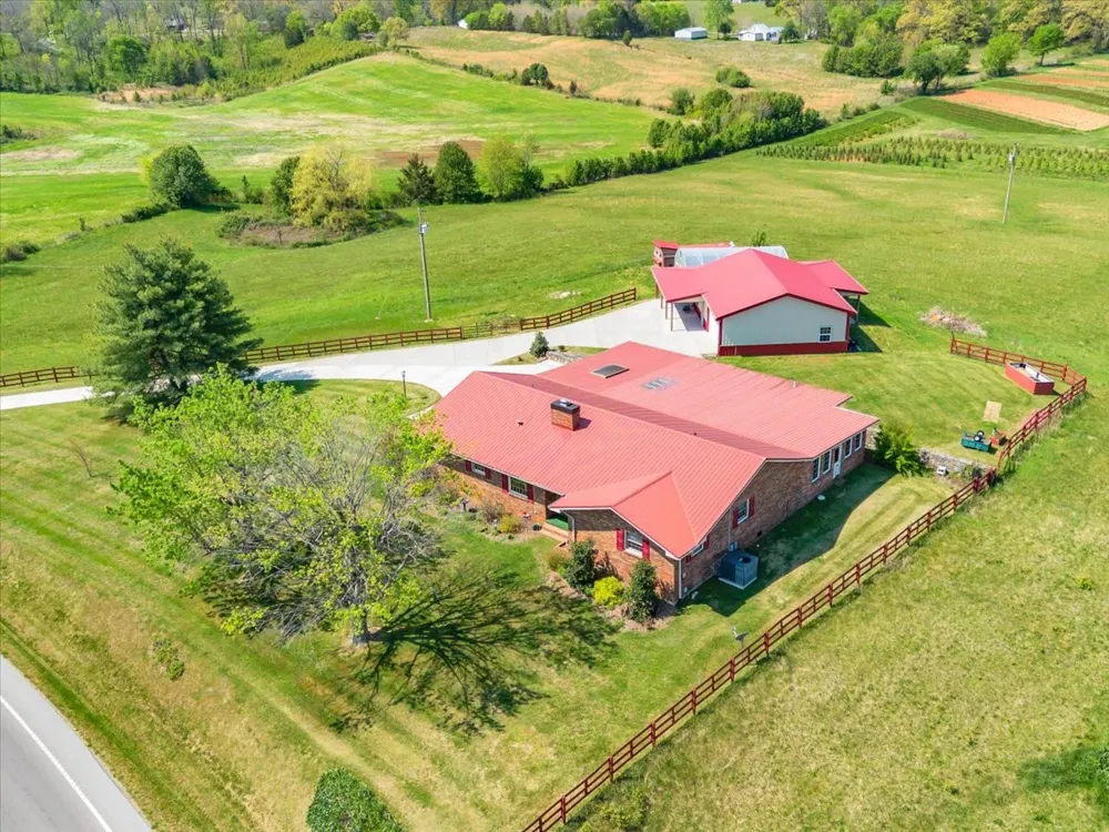 1435 Hennessee Bridge Rd Rock Island, TN 38581