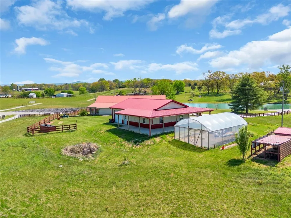 1435 Hennessee Bridge Rd Rock Island, TN 38581