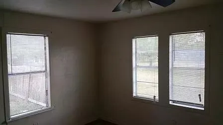 176 W D AVENUE Kingsville, TX 78363