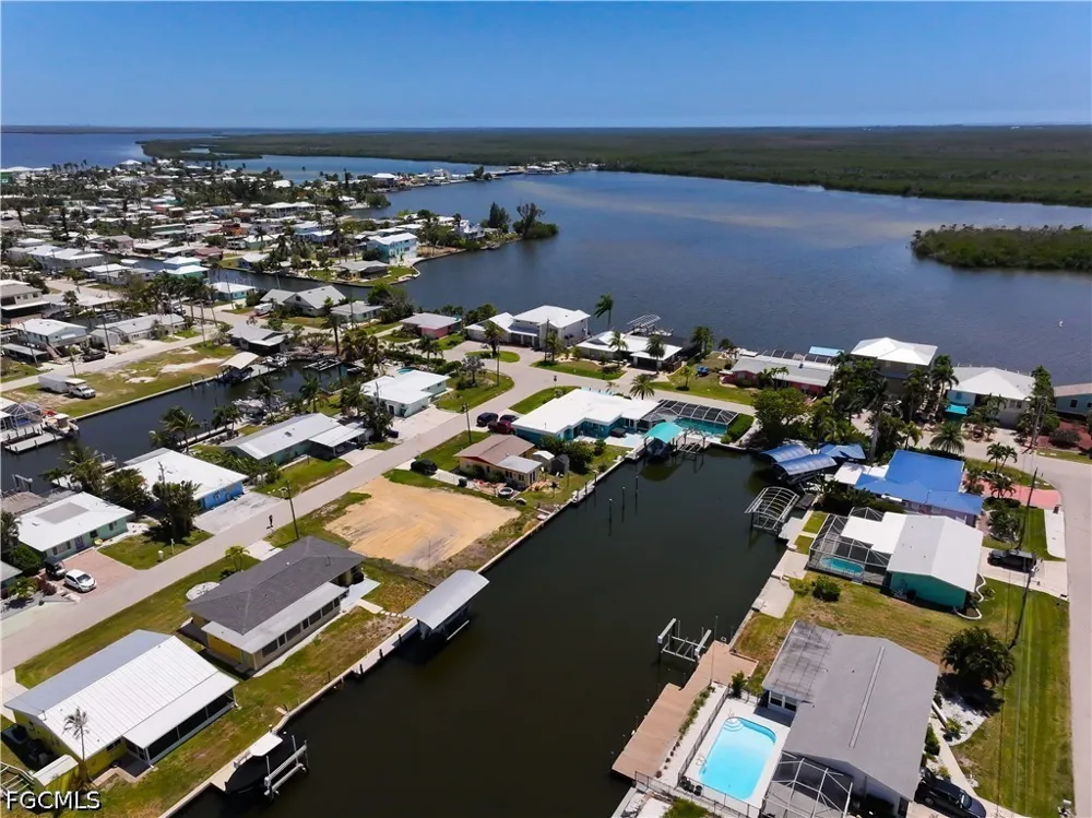 Bridgeview Street Matlacha, FL 33993