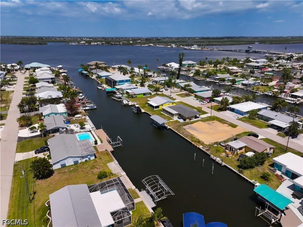 Bridgeview Street Matlacha, FL 33993