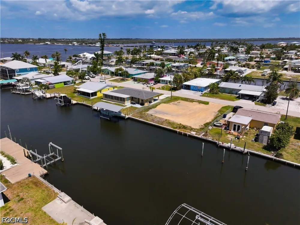Bridgeview Street Matlacha, FL 33993