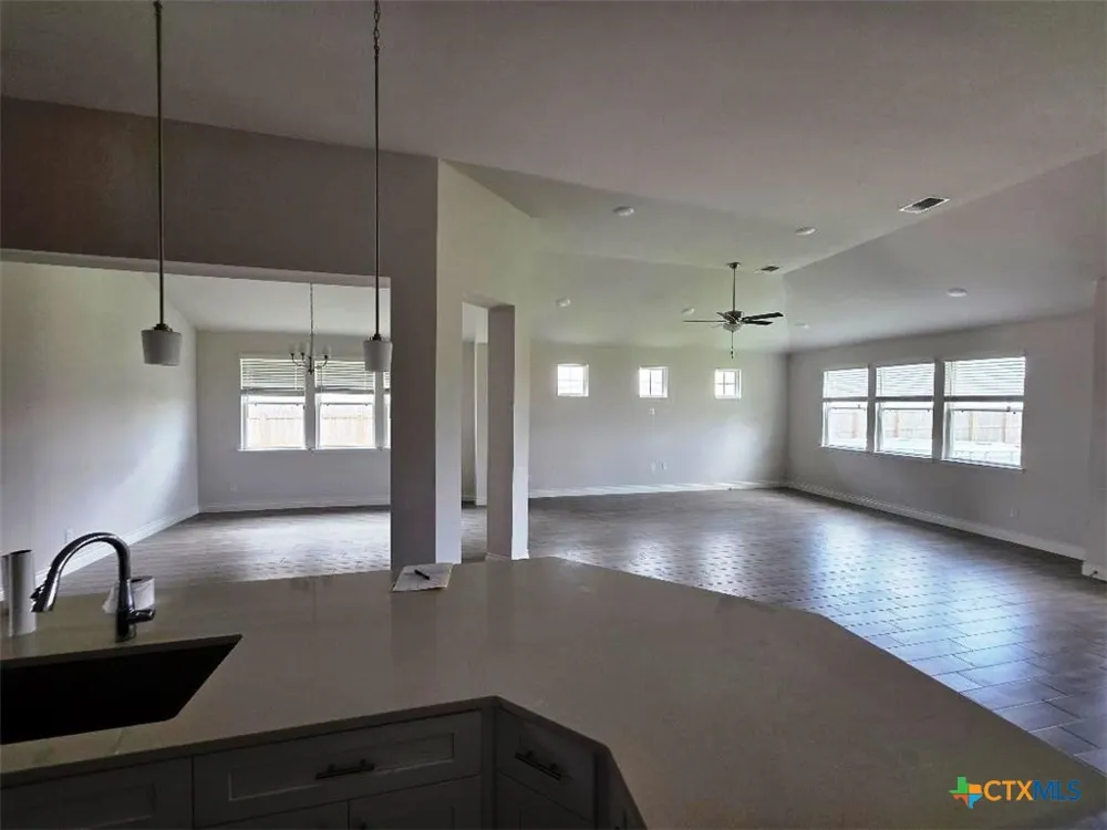 7616 Aluminum Drive Killeen, TX 76542