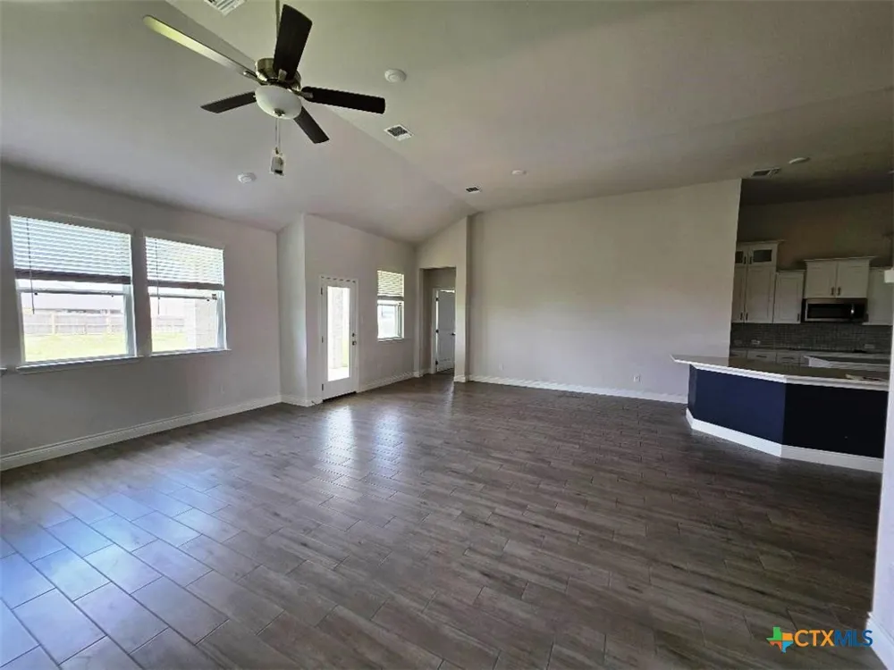 7616 Aluminum Drive Killeen, TX 76542