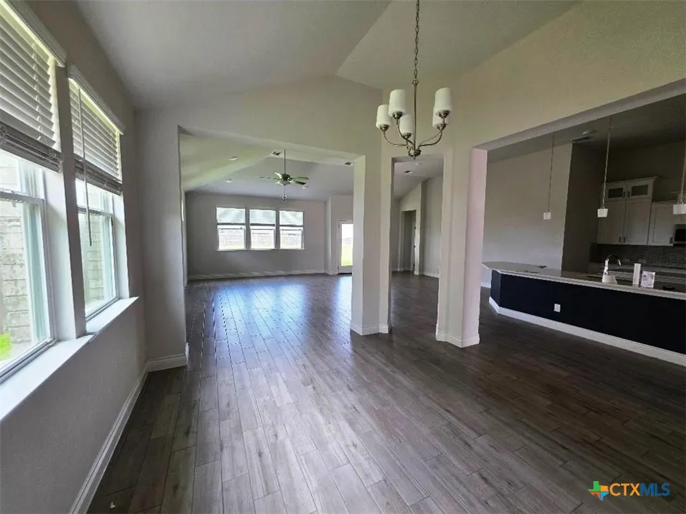 7616 Aluminum Drive Killeen, TX 76542