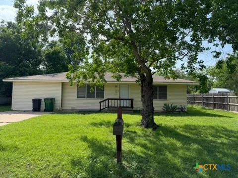 1102 N Houston