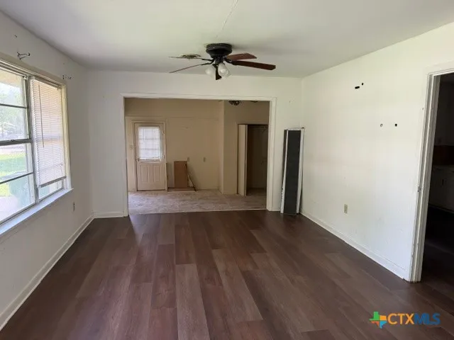 1102 N Houston Cameron, TX 76520