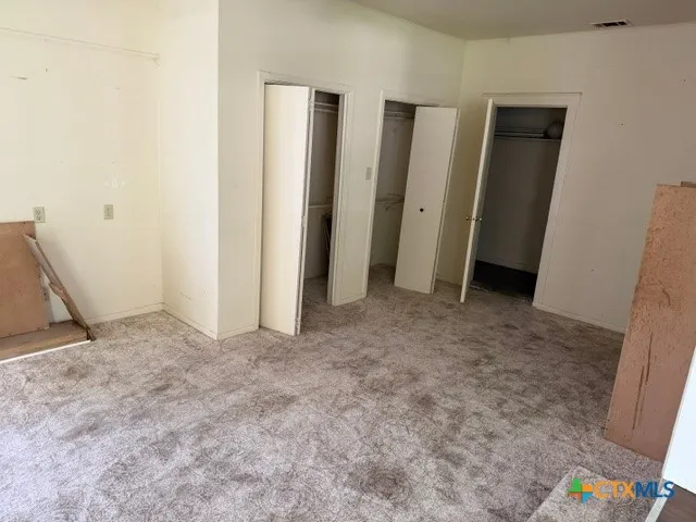 1102 N Houston Cameron, TX 76520