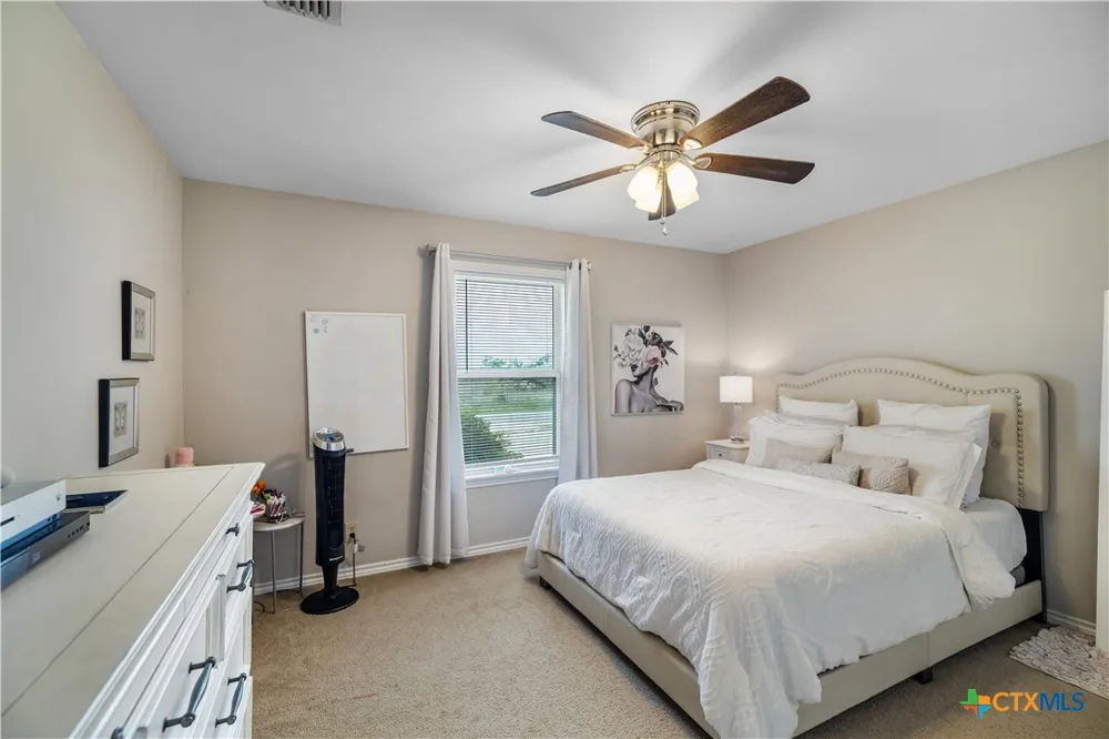 394 Navidad Vanderbilt, TX 77991