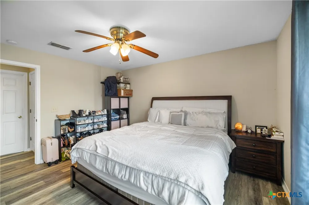 394 Navidad Vanderbilt, TX 77991
