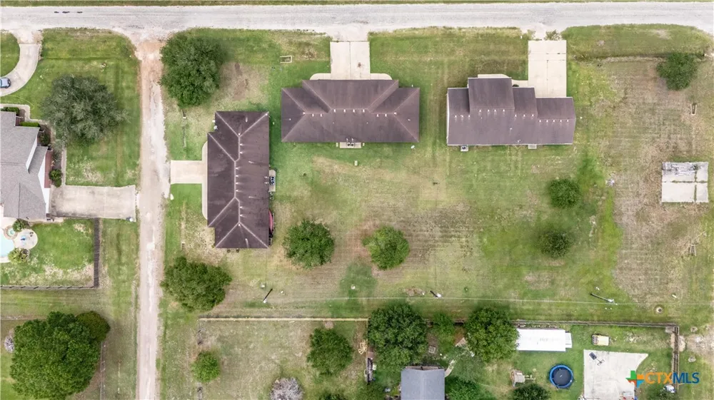 394 Navidad Vanderbilt, TX 77991