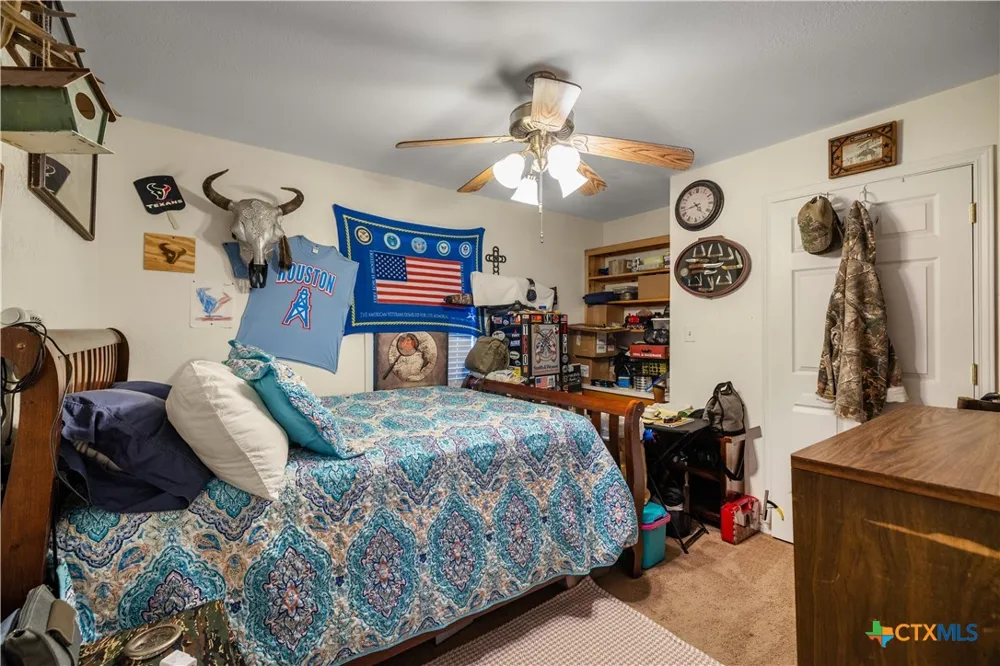 123 6th Street Vanderbilt, TX 77991