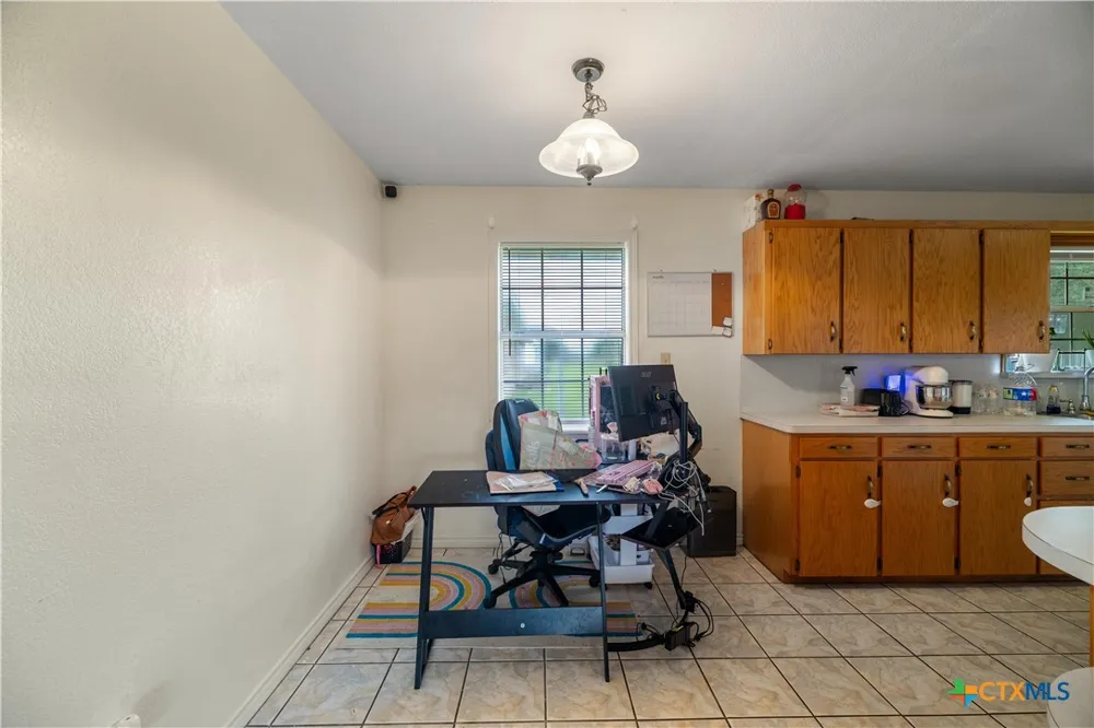123 6th Street Vanderbilt, TX 77991