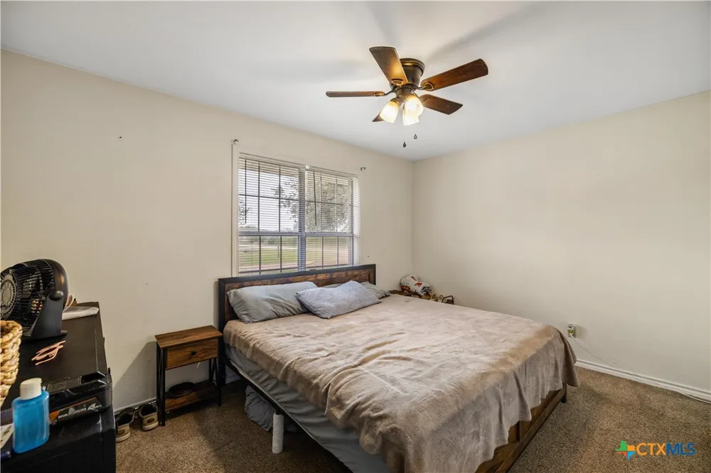 123 6th Street Vanderbilt, TX 77991