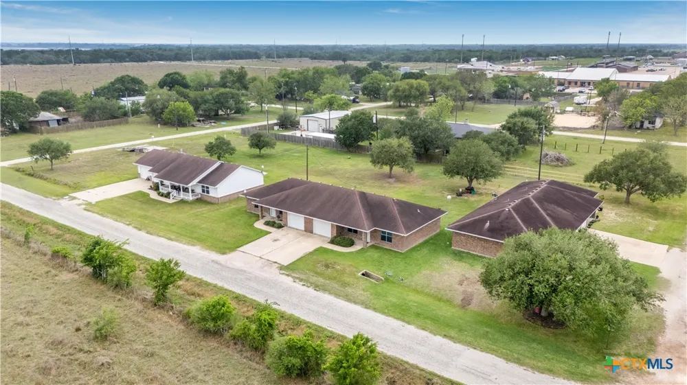 374 Navidad Vanderbilt, TX 77991