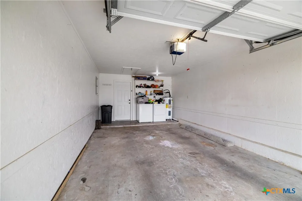 374 Navidad Vanderbilt, TX 77991