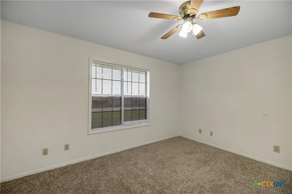 374 Navidad Vanderbilt, TX 77991