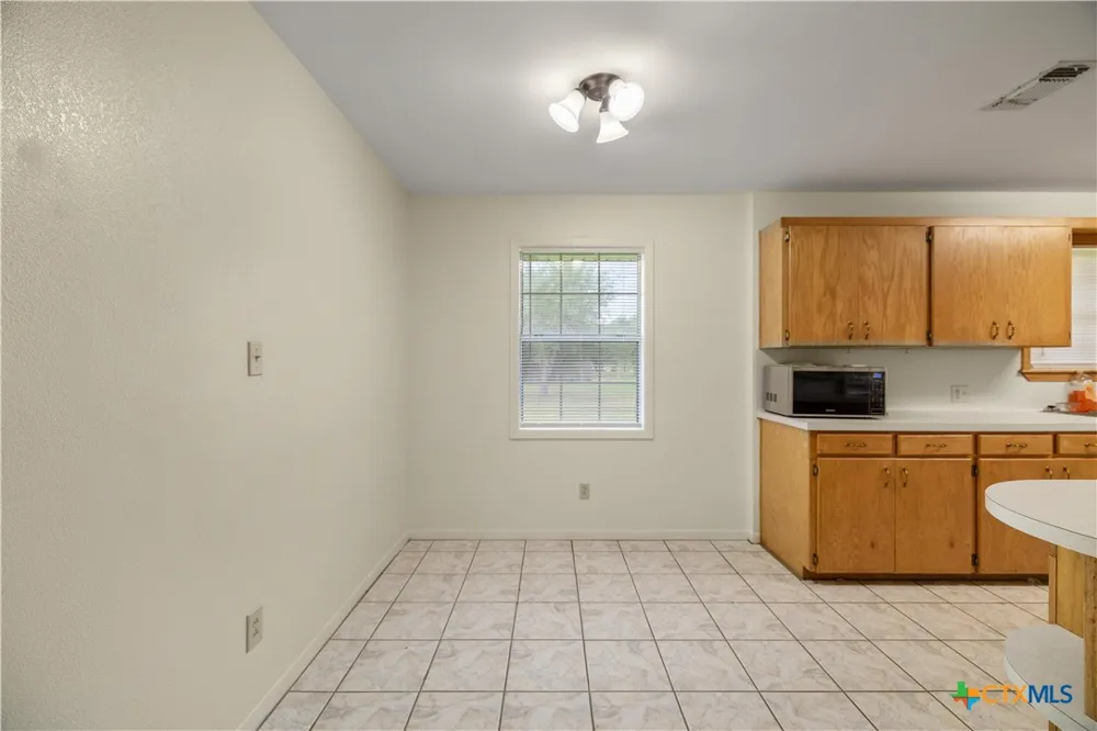 374 Navidad Vanderbilt, TX 77991