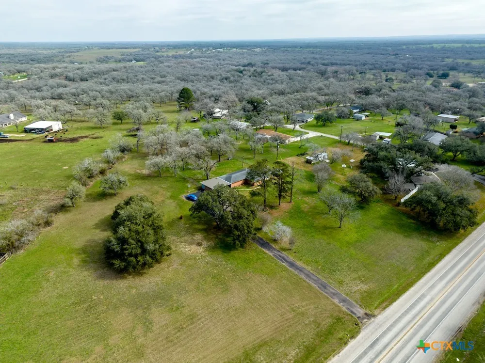 3534 US Highway 90a Gonzales, TX 78629