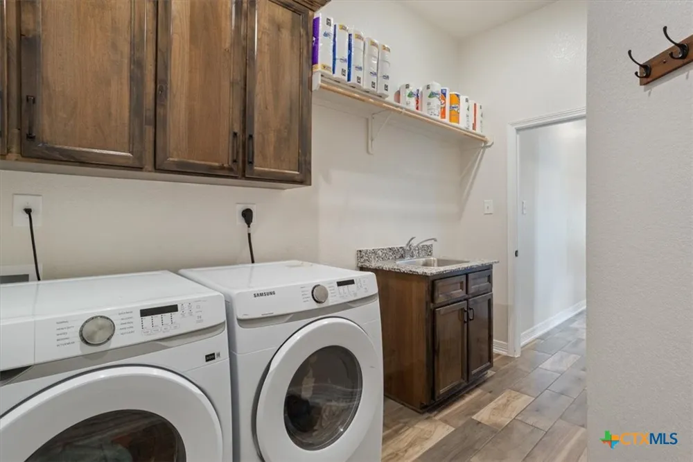 8302 Ginny Lane Killeen, TX 76542