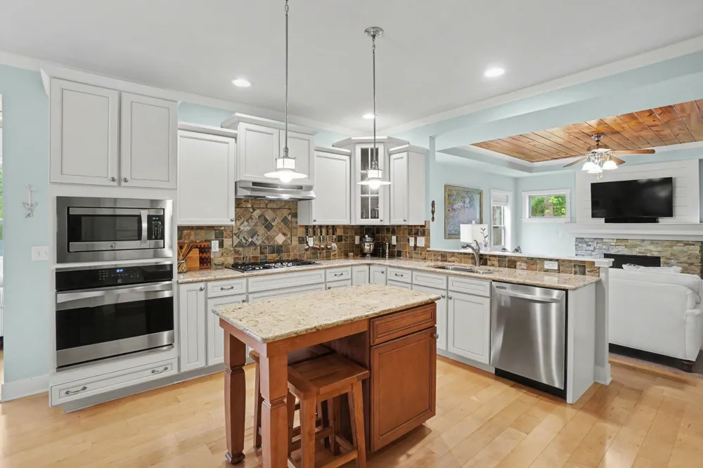 6560 Sanctuary Trail Saugatuck, MI 49453