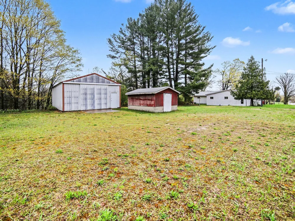 24 E Polk Road Hart, MI 49420