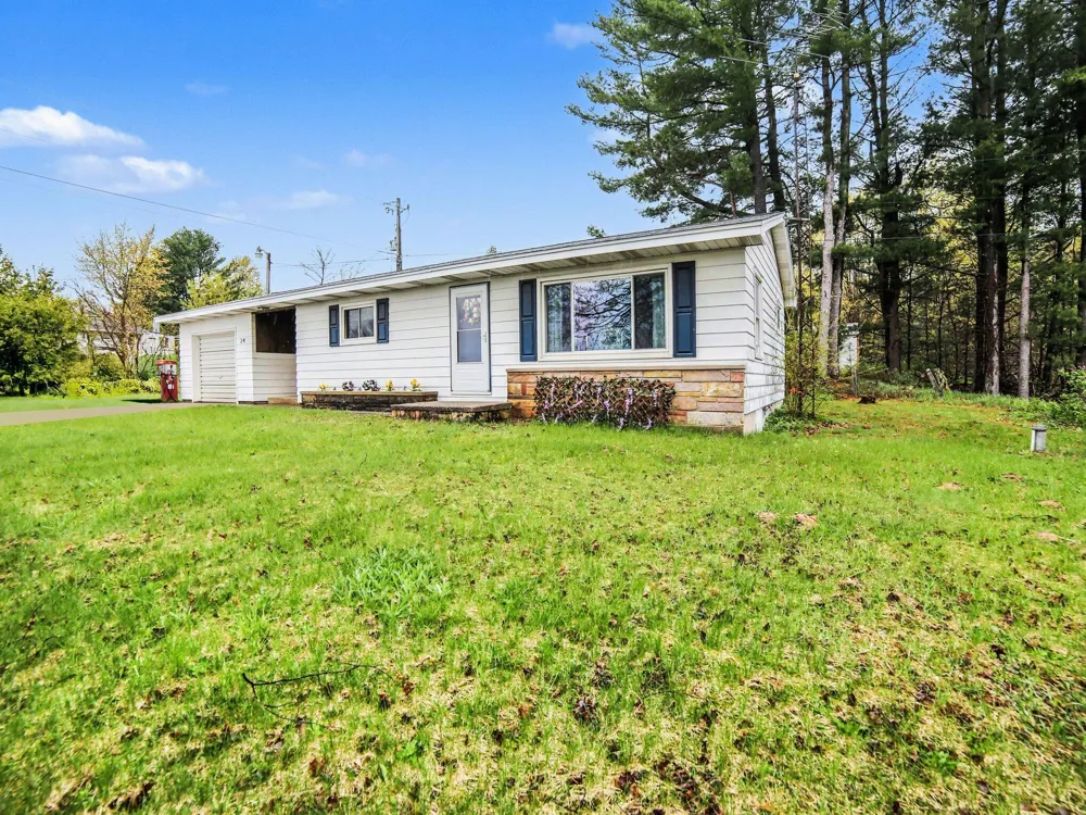 24 E Polk Road Hart, MI 49420