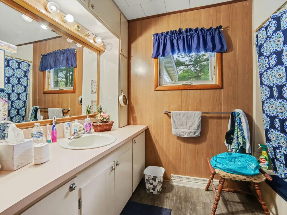 24 E Polk Road Hart, MI 49420
