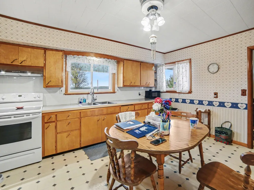 24 E Polk Road Hart, MI 49420