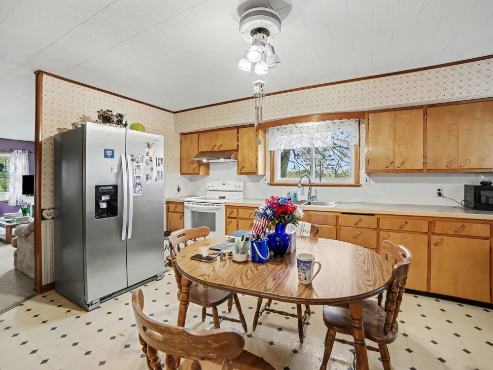24 E Polk Road Hart, MI 49420