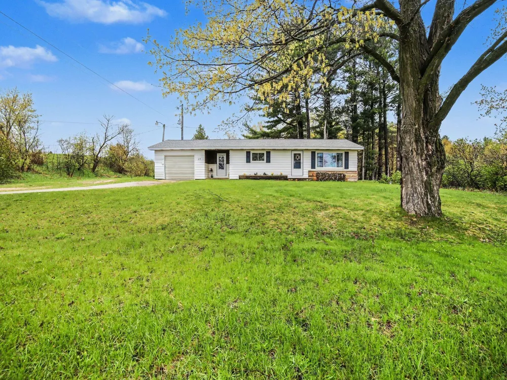 24 E Polk Road Hart, MI 49420