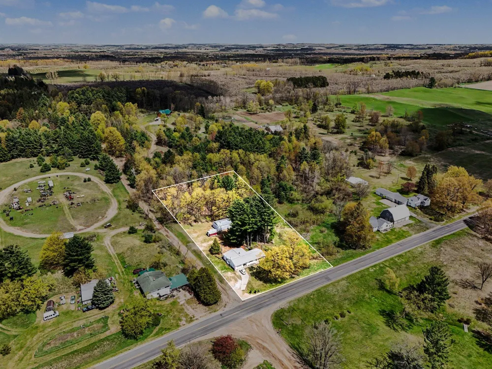 24 E Polk Road Hart, MI 49420