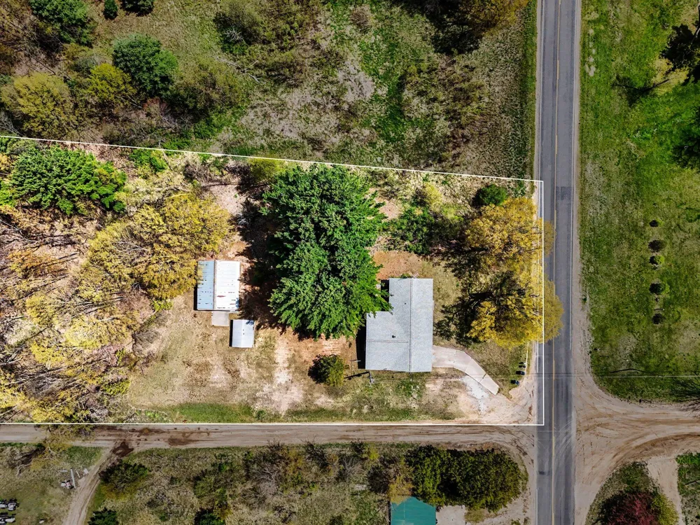 24 E Polk Road Hart, MI 49420
