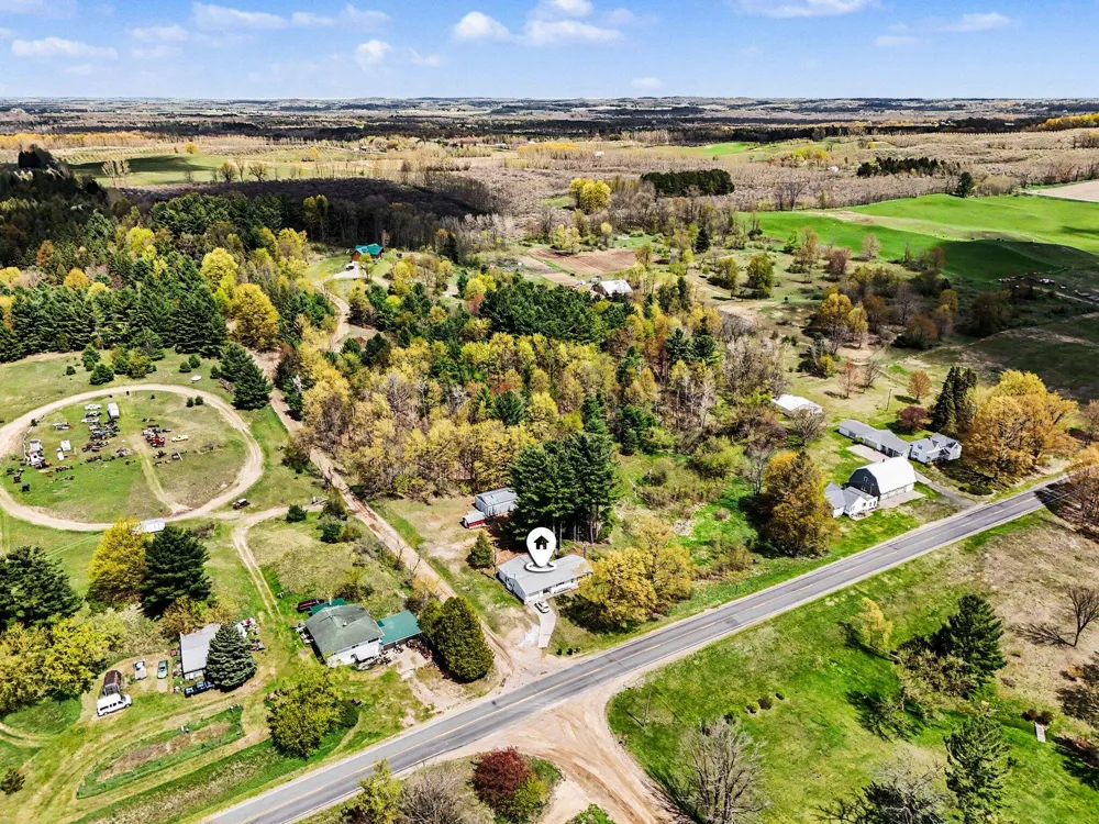 24 E Polk Road Hart, MI 49420