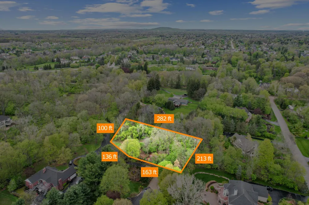 8628 May Apple Court Canton, MI 48187
