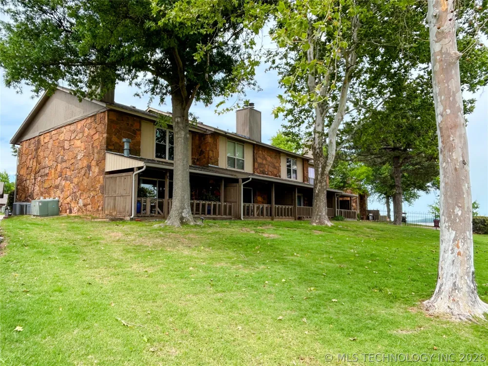 7020 Lakeshore Drive #20 Eufaula, OK 74432