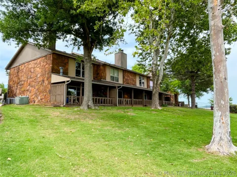 7020 Lakeshore Drive #20