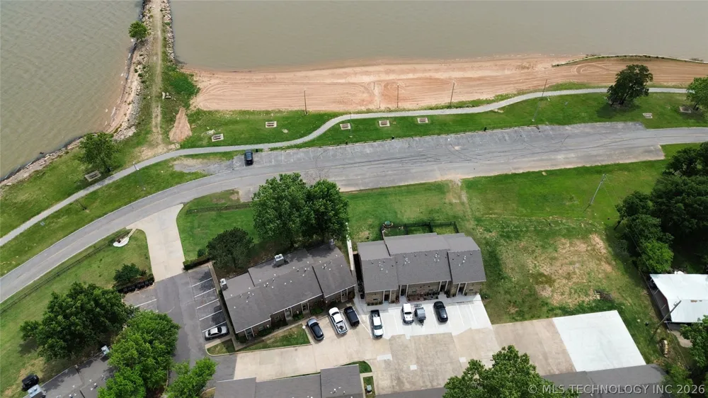 7020 Lakeshore Drive #20 Eufaula, OK 74432