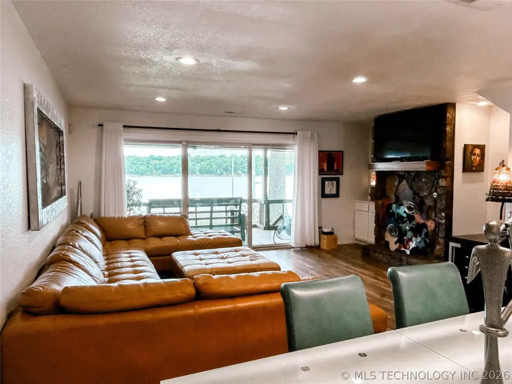 7020 Lakeshore Drive #20 Eufaula, OK 74432