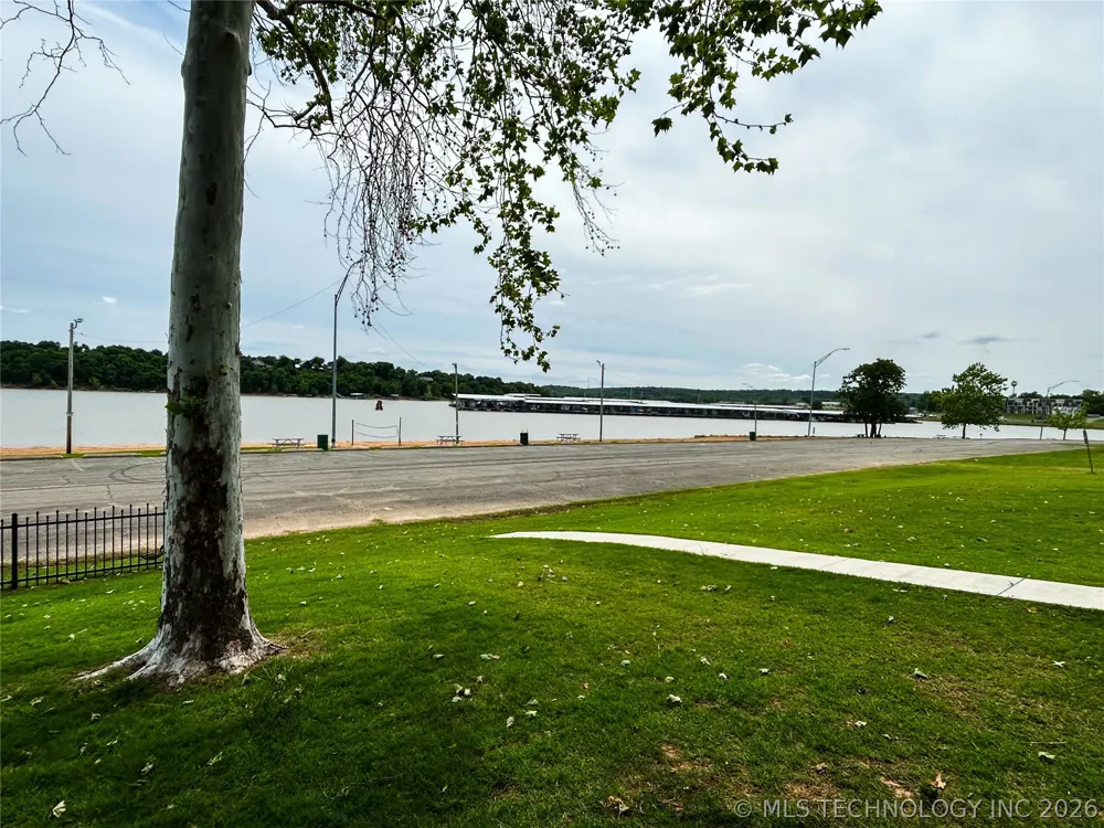 7020 Lakeshore Drive #20 Eufaula, OK 74432