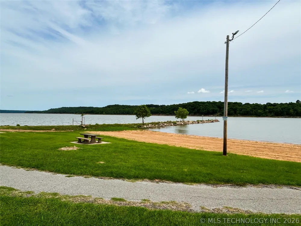 7020 Lakeshore Drive #20 Eufaula, OK 74432