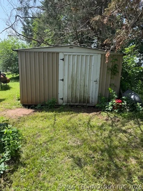 5827 Sandra Kingston, OK 73439