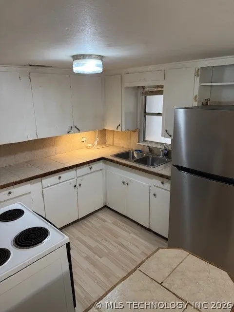 5827 Sandra Kingston, OK 73439