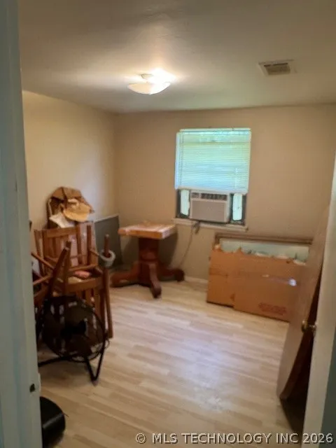 5827 Sandra Kingston, OK 73439