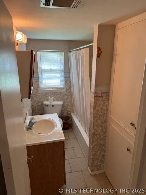 5827 Sandra Kingston, OK 73439