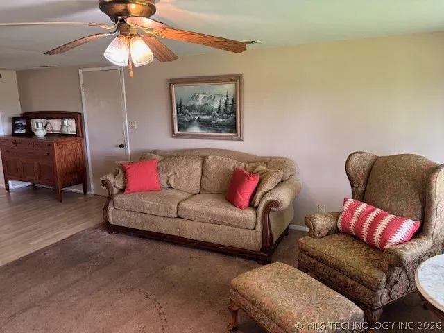 5827 Sandra Kingston, OK 73439